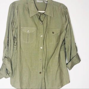 𝅺preswick & MOORE Buttoned down shirt. Size M